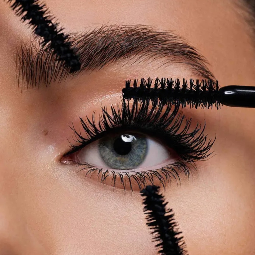 Christian Louboutin Les Yeux Noirs Aqua Extrema waterproof Black mascara - Picture 5 of 5